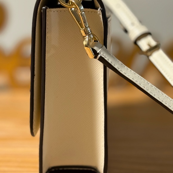 ON SALE!! Kate Spade Ivory Crossbody Bag with Gold Accents - Picture 4 of 16